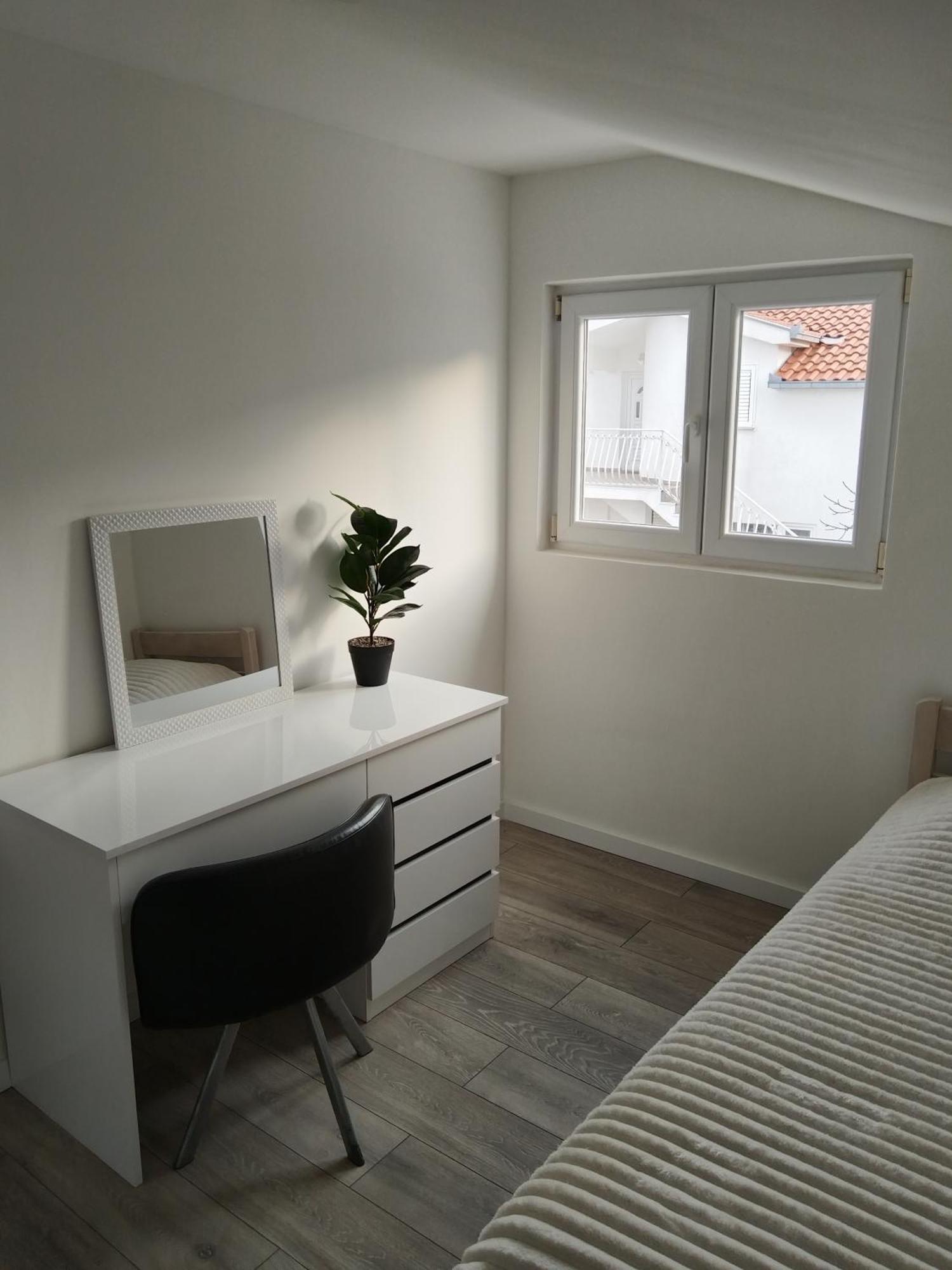 Apartments Paola Trogir Room photo