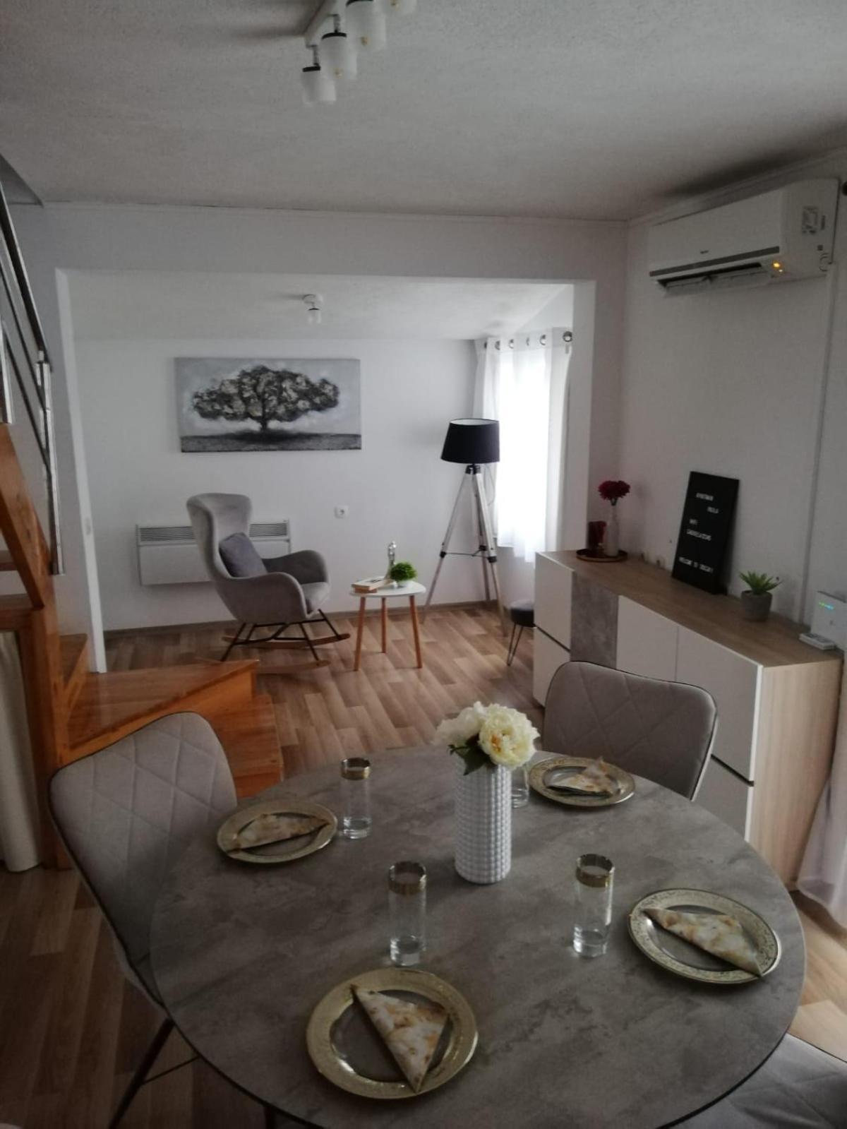 Apartments Paola Trogir Room photo