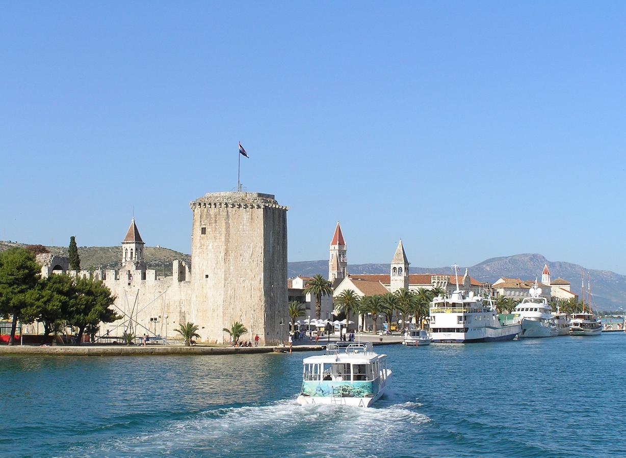 Apartments Paola Trogir Exterior photo